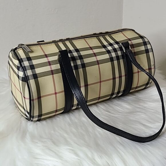 💯 Authentic Burberry  Handbag 🍀 - Picture 14 of 15